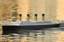 Lade das Bild in den Galerie-Viewer, Bancroft RMS Titanic 1/150 Scale 1800mm (70.2&quot;) British Liner - RTR BNC1058-003
