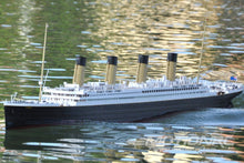 Lade das Bild in den Galerie-Viewer, Bancroft RMS Titanic 1/150 Scale 1800mm (70.2&quot;) British Liner - RTR BNC1058-003
