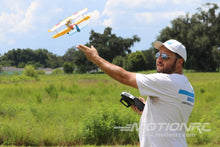 Lade das Bild in den Galerie-Viewer, Skynetic N2S-2 Stearman EPP with Gyro 360mm (14.2&quot;) Wingspan - RTF SKY1059-001
