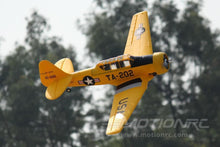 Lade das Bild in den Galerie-Viewer, Freewing AT-6 Texan Yellow 1450mm (57&quot;) Wingspan - PNP FW30311P
