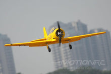 Lade das Bild in den Galerie-Viewer, Freewing AT-6 Texan Yellow 1450mm (57&quot;) Wingspan - PNP FW30311P
