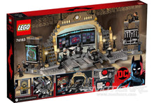 Lade das Bild in den Galerie-Viewer, LEGO DC Batman™ Batcave™: The Riddler™ Face-off 76183
