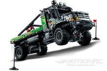 Lade das Bild in den Galerie-Viewer, LEGO Technic 4x4 Mercedes-Benz Zetros Trial Truck 42129
