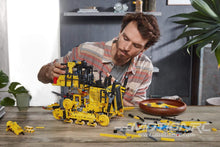 Lade das Bild in den Galerie-Viewer, LEGO Technic App-Controlled Cat® D11 Bulldozer 42131
