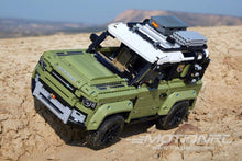 Lade das Bild in den Galerie-Viewer, LEGO Technic Land Rover Defender 42110
